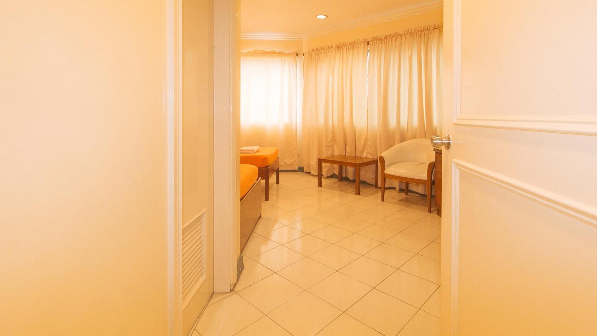 Royal Am Rei Hotel By Reddoorz Bacolod Zewnętrze zdjęcie