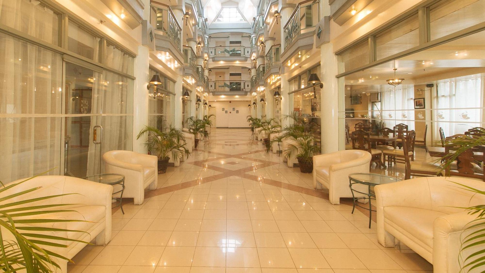 Royal Am Rei Hotel By Reddoorz Bacolod Zewnętrze zdjęcie