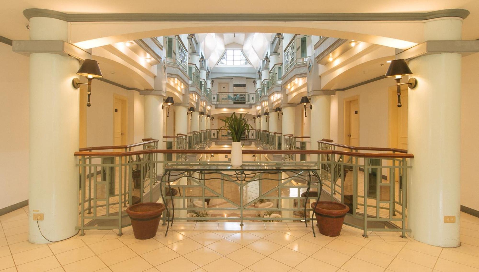 Royal Am Rei Hotel By Reddoorz Bacolod Zewnętrze zdjęcie