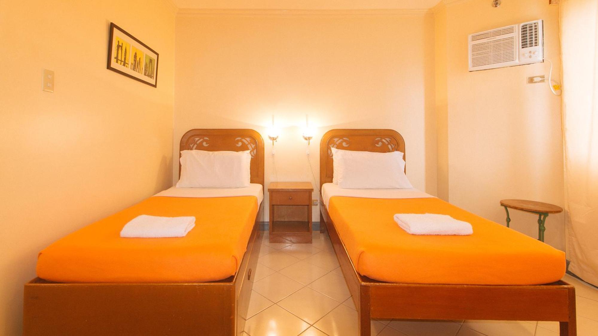 Royal Am Rei Hotel By Reddoorz Bacolod Zewnętrze zdjęcie