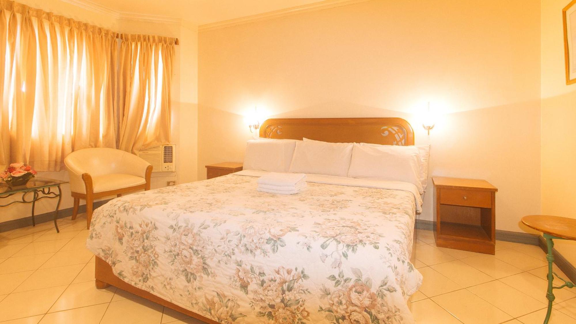 Royal Am Rei Hotel By Reddoorz Bacolod Zewnętrze zdjęcie