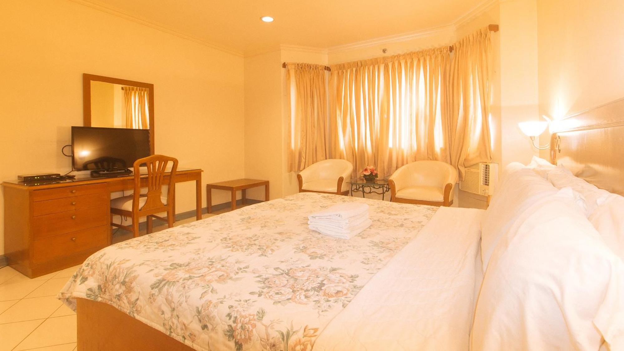Royal Am Rei Hotel By Reddoorz Bacolod Zewnętrze zdjęcie