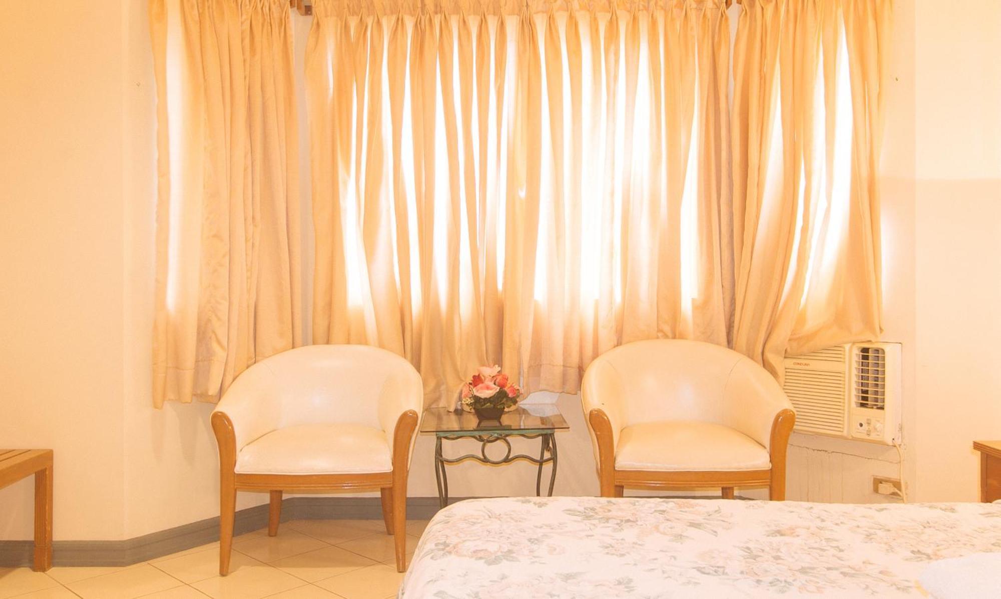 Royal Am Rei Hotel By Reddoorz Bacolod Zewnętrze zdjęcie