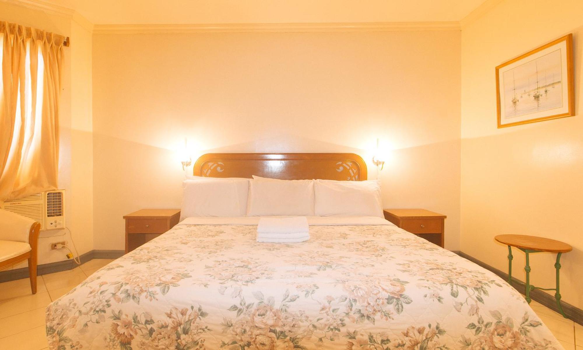 Royal Am Rei Hotel By Reddoorz Bacolod Zewnętrze zdjęcie