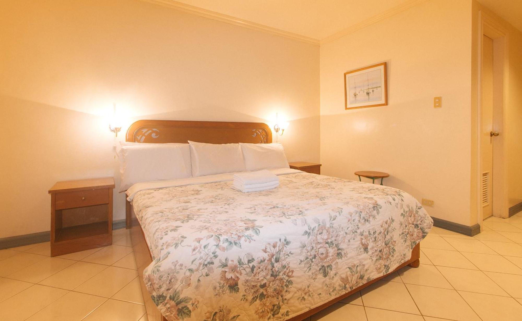 Royal Am Rei Hotel By Reddoorz Bacolod Zewnętrze zdjęcie